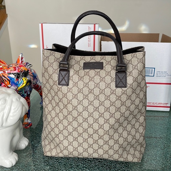 Gucci Handbags - Gucci GG Pattern Shoulder Tote Bag